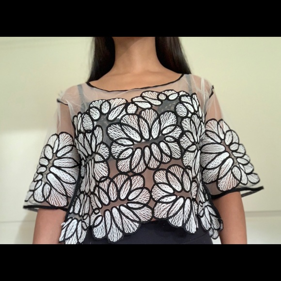 Agaci black/white sheer, lace crop top - Picture 2 of 5